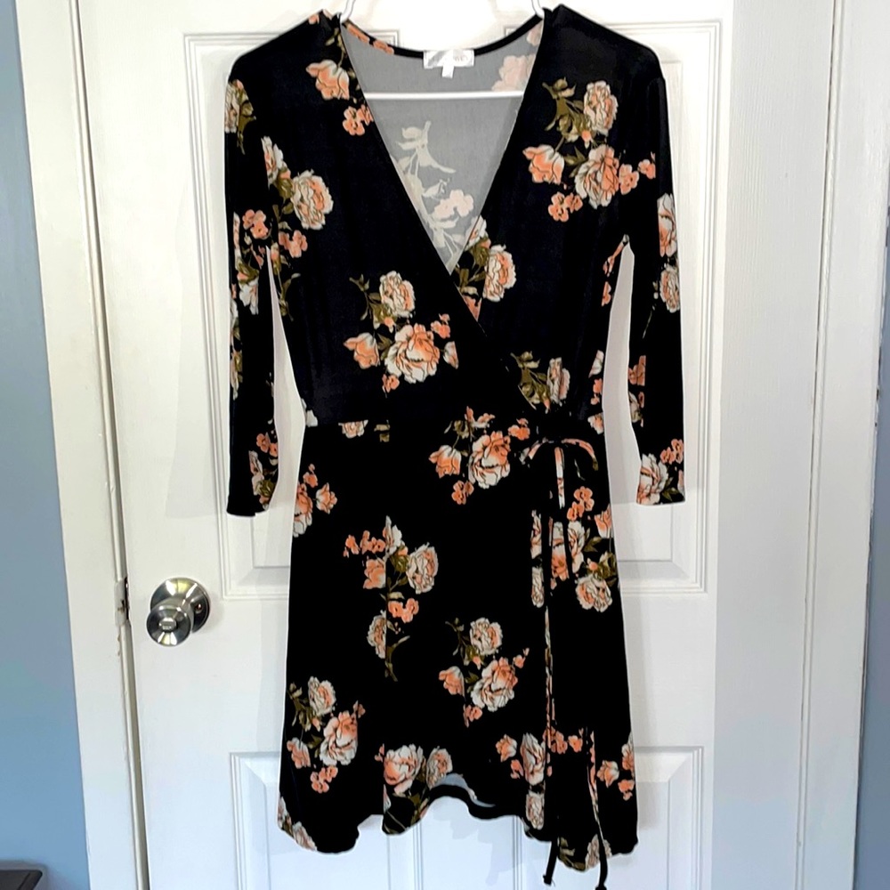 Mid sleeve flowery black dress